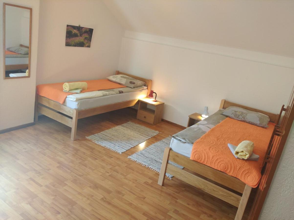 Rooms "Nada Zunic" คนิน ภายนอก รูปภาพ